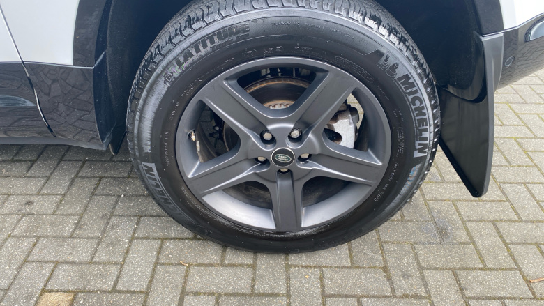 Land Rover Defender 3.0 D250 X-Dynamic SE 90 3dr Auto Diesel Estate